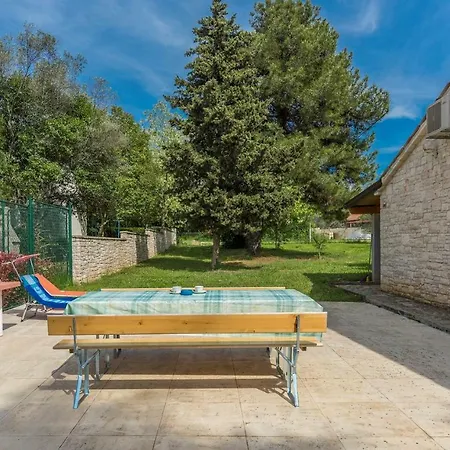 Guest house House Materada 3*