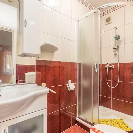 Guest house House Materada 3*